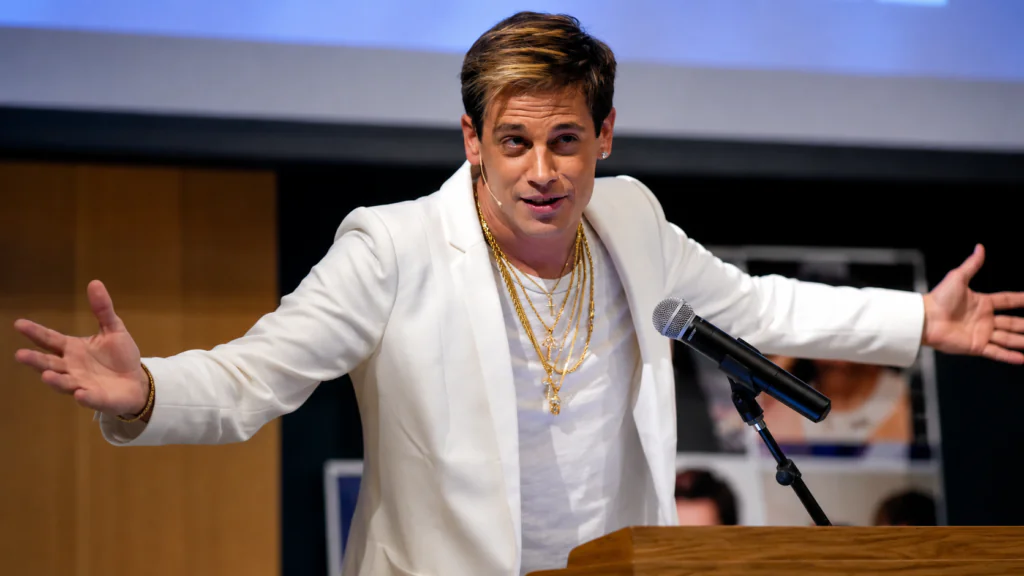 Milo Yiannopoulos ICE detention
